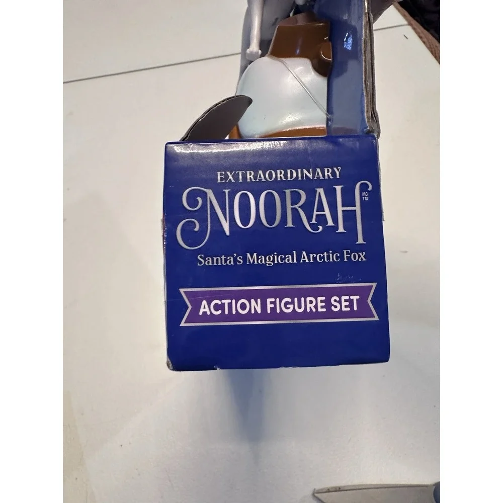 Elf On‎ The Shelf Extraordinary Noorah Santas Magical Arctic Fox Action - Set